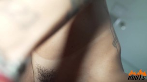 Chamei o gostoso para me foder no pelo. Raízes Caroleta / Loupan