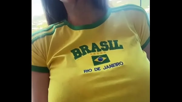 Hot stepmom took off her bra and showed her milky tits