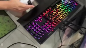 Filtran video de STREAMER famosa!! tragando semen de su seguidor