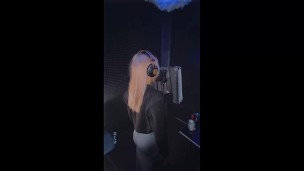 FUCKED A SINGER AND CUM ON HER JUICY ASS
