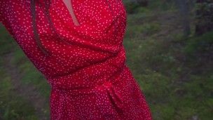 girl took me for a walk in the woods and sucked me off by the river